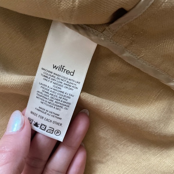 Wilfred Gana linen shirt from Aritzia - Picture 4 of 6
